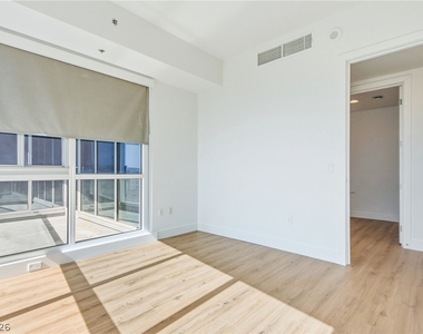 4575 Dean Martin Drive - Photo Thumbnail 12