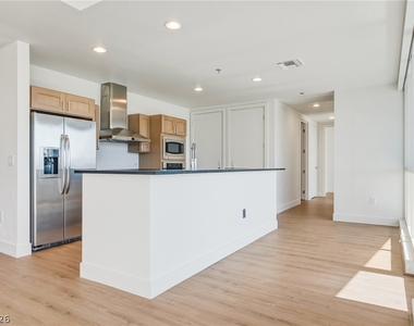 4575 Dean Martin Drive - Photo Thumbnail 3
