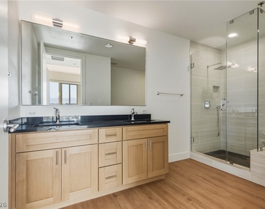 4575 Dean Martin Drive - Photo Thumbnail 20
