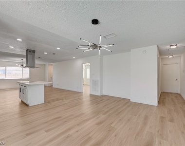 4382 Del Santos Drive - Photo Thumbnail 7