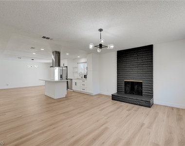 4382 Del Santos Drive - Photo Thumbnail 4