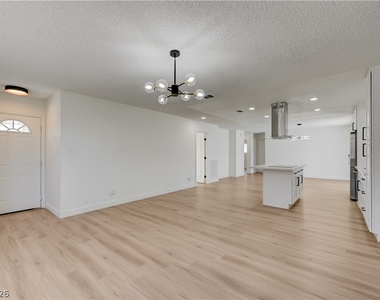 4382 Del Santos Drive - Photo Thumbnail 3