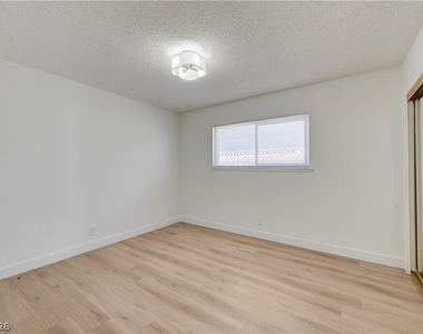 4382 Del Santos Drive - Photo Thumbnail 10
