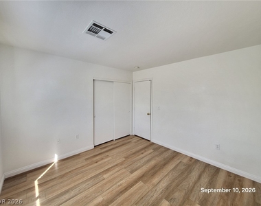 180 Hickory Heights Avenue - Photo Thumbnail 7