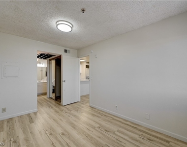1381 E University Avenue - Photo Thumbnail 6