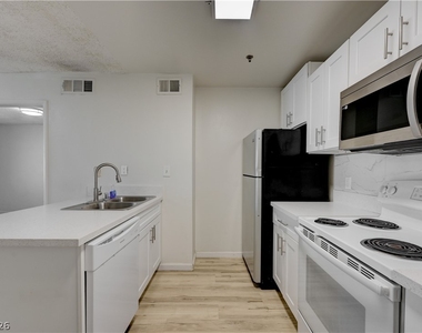 1381 E University Avenue - Photo Thumbnail 4