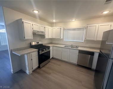 5402 Snake Lane - Photo Thumbnail 6