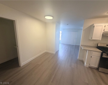 5402 Snake Lane - Photo Thumbnail 7