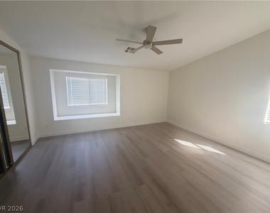 5402 Snake Lane - Photo Thumbnail 9
