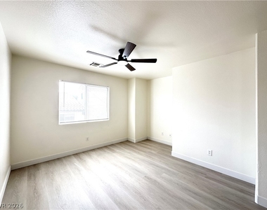 8055 Everett Basin Court - Photo Thumbnail 12