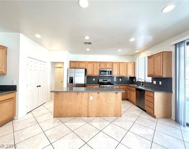 8055 Everett Basin Court - Photo Thumbnail 6