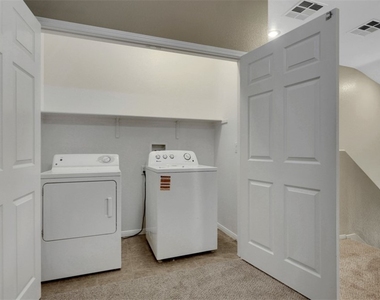 3925 Palm Beach Street - Photo Thumbnail 3