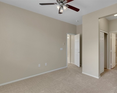 3925 Palm Beach Street - Photo Thumbnail 14
