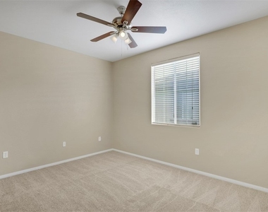3925 Palm Beach Street - Photo Thumbnail 13