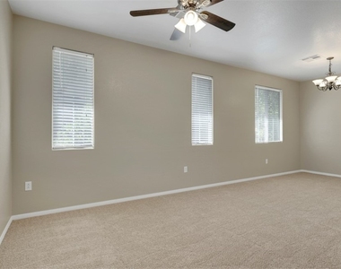 3925 Palm Beach Street - Photo Thumbnail 10