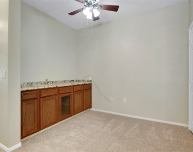 3925 Palm Beach Street - Photo Thumbnail 2
