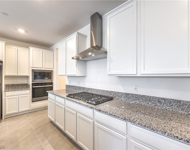 11390 Crimson Ledge Avenue - Photo Thumbnail 6