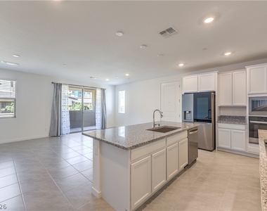 11390 Crimson Ledge Avenue - Photo Thumbnail 7