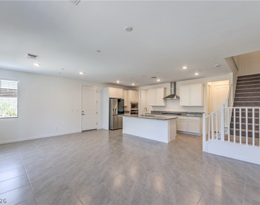 11390 Crimson Ledge Avenue - Photo Thumbnail 4