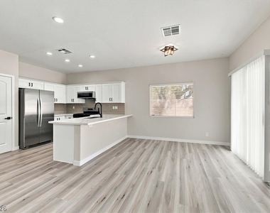 6898 Perfect Sunset Court - Photo Thumbnail 4