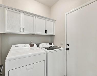 6898 Perfect Sunset Court - Photo Thumbnail 16