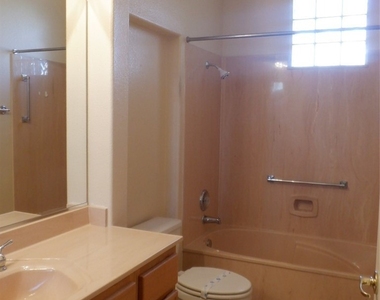 10401 Willamette Place - Photo Thumbnail 15