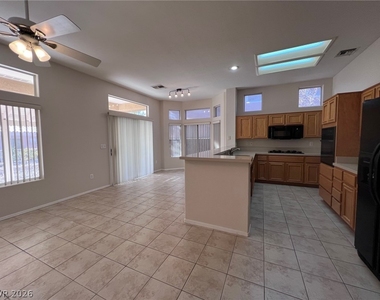 10401 Willamette Place - Photo Thumbnail 5