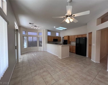10401 Willamette Place - Photo Thumbnail 6