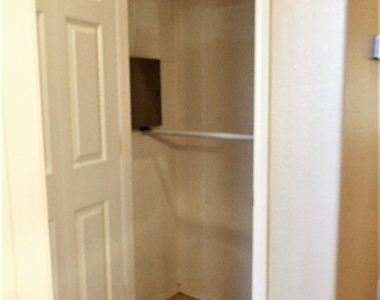10401 Willamette Place - Photo Thumbnail 3