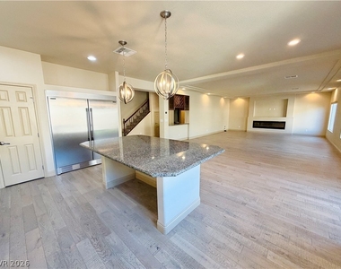 9842 Russian Hill Street - Photo Thumbnail 16