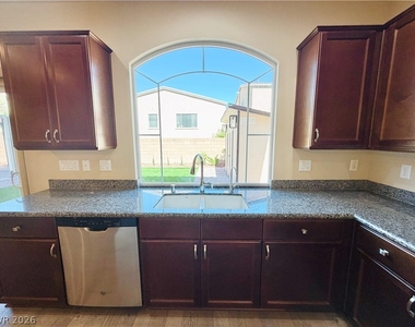 9842 Russian Hill Street - Photo Thumbnail 18