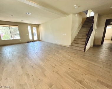 9842 Russian Hill Street - Photo Thumbnail 3
