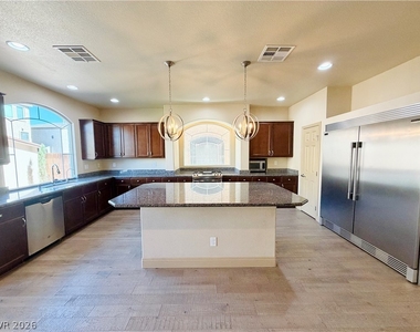 9842 Russian Hill Street - Photo Thumbnail 13