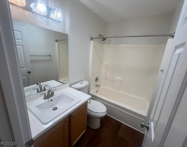 10199 Spider Rock Avenue - Photo Thumbnail 7