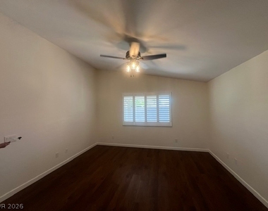 10199 Spider Rock Avenue - Photo Thumbnail 14