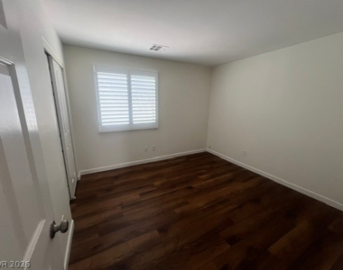10199 Spider Rock Avenue - Photo Thumbnail 11