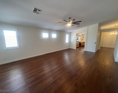 10199 Spider Rock Avenue - Photo Thumbnail 3