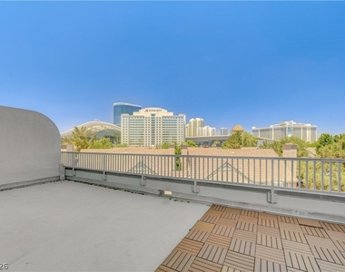 360 E Desert Inn Road - Photo Thumbnail 24