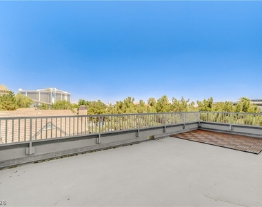 360 E Desert Inn Road - Photo Thumbnail 23