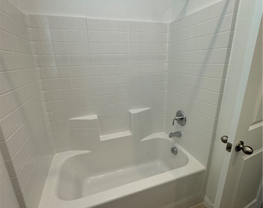 385 Desert Cadence Street - Photo Thumbnail 7