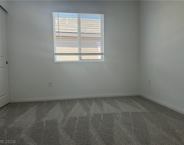 385 Desert Cadence Street - Photo Thumbnail 17