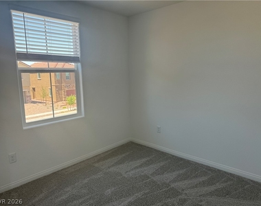 385 Desert Cadence Street - Photo Thumbnail 13