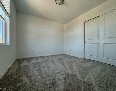 385 Desert Cadence Street - Photo Thumbnail 10