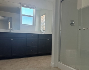 385 Desert Cadence Street - Photo Thumbnail 12