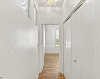 10521 Angel Dreams Avenue - Photo Thumbnail 15