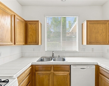 10521 Angel Dreams Avenue - Photo Thumbnail 14