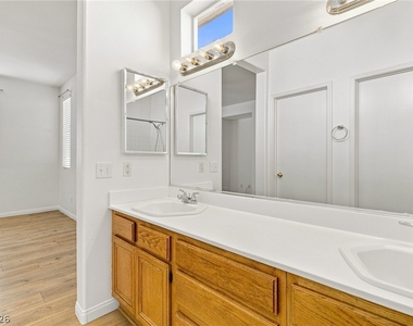 10521 Angel Dreams Avenue - Photo Thumbnail 22