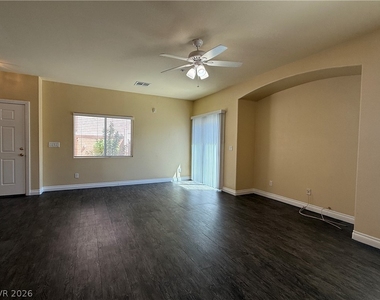 6359 Elwood Mead Avenue - Photo Thumbnail 5