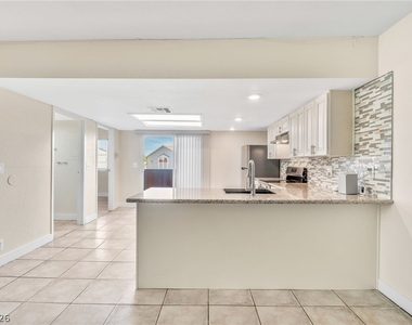6224 Yerba Lane - Photo Thumbnail 12