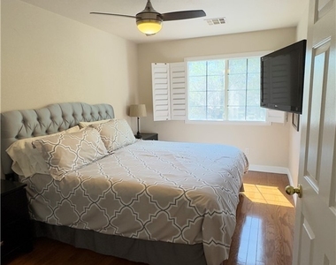 10218 Birch Bluff Lane - Photo Thumbnail 8